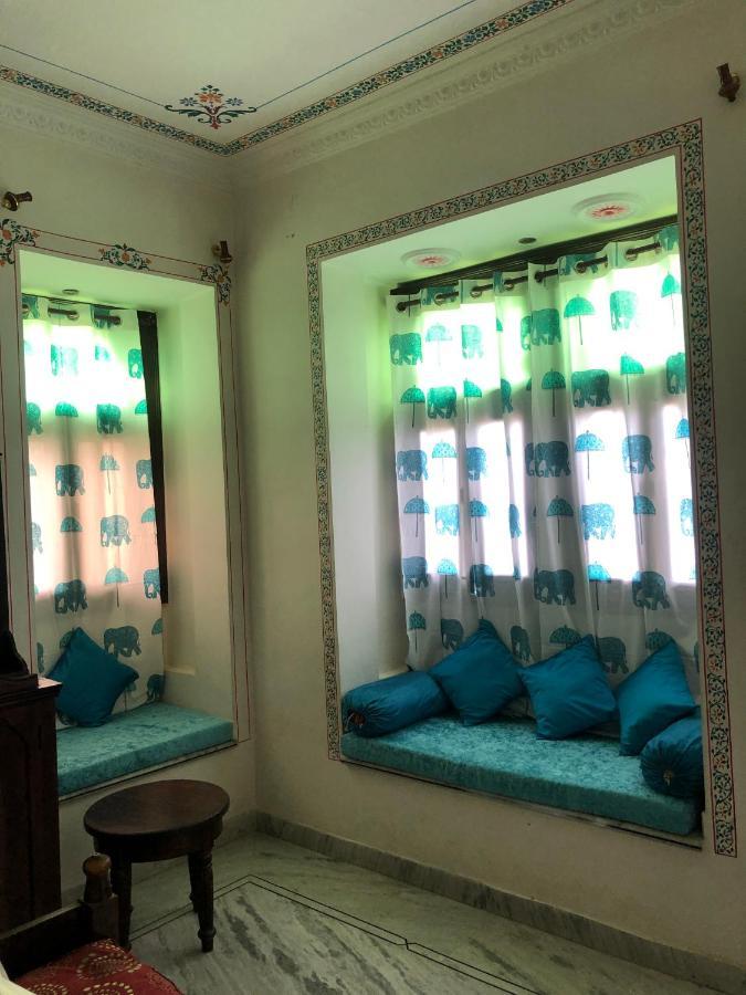 Whereabout Hostel Udaipur Buitenkant foto